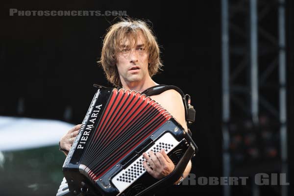 YANN TIERSEN - 2006-06-24 - CERGY - Base de Loisirs - 